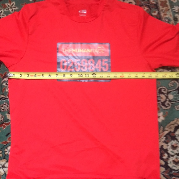 Nike The Human Race FitDry Breathable Red T-Shirt size Medium - Picture 11 of 15